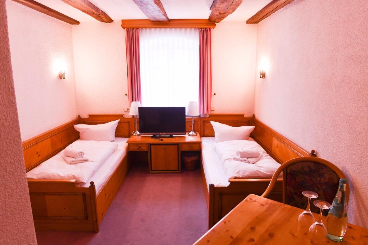 Hotel Gaestehaus Linde Mörnsheim المظهر الخارجي الصورة