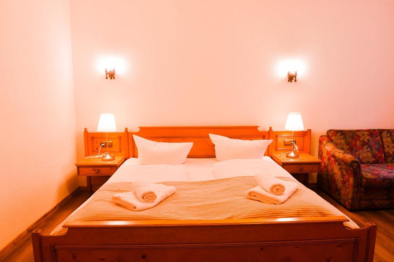 Hotel Gaestehaus Linde Mörnsheim المظهر الخارجي الصورة