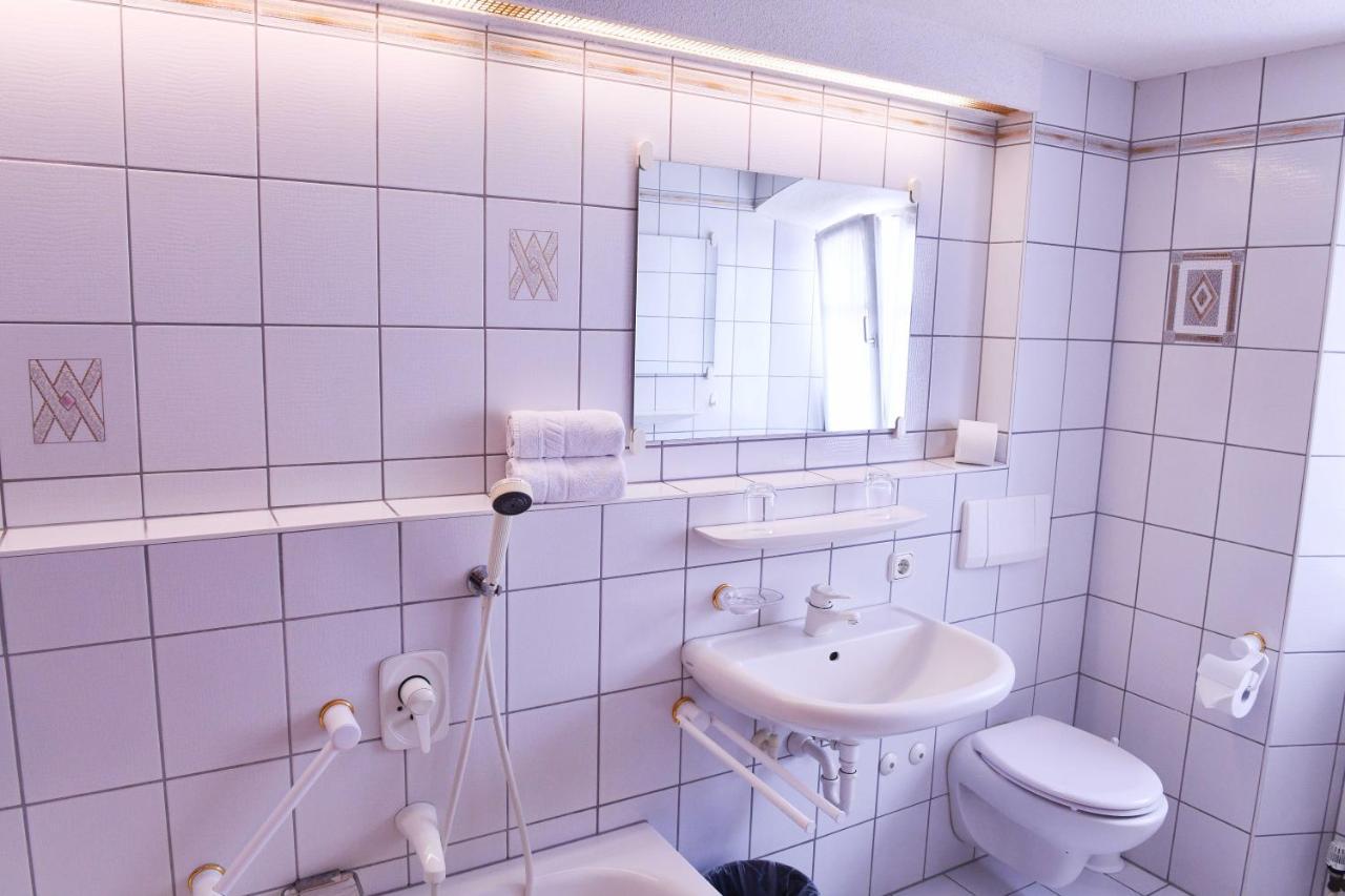 Hotel Gaestehaus Linde Mörnsheim المظهر الخارجي الصورة