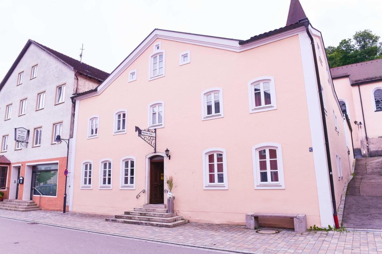 Hotel Gaestehaus Linde Mörnsheim المظهر الخارجي الصورة